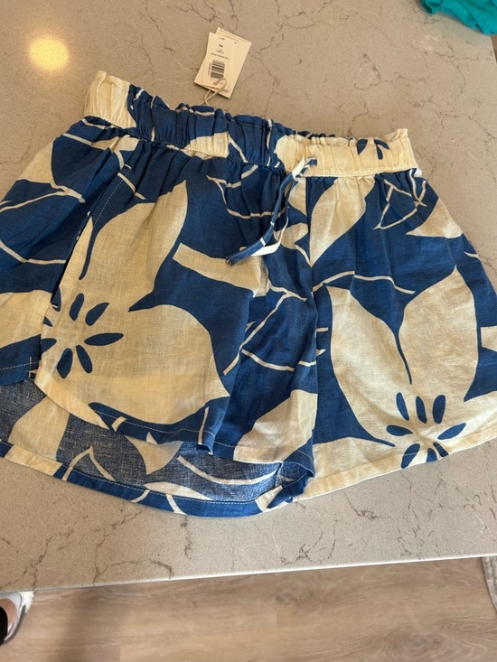 Z Supply Pants - Z Supply Navy & Cream Floral Drawstring Shorts